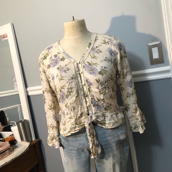 Floral Bohemian Waist Tie Blouse - Picture 3 of 4